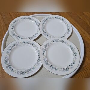Boleyn by Wedgewood Set of 4 8" Salad Plates Bone China Made In Enlgland